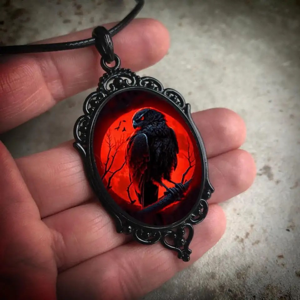 Gothic Vampire Owl Cameo Neckl - Women'S Vampire Accessories のレビューと価格