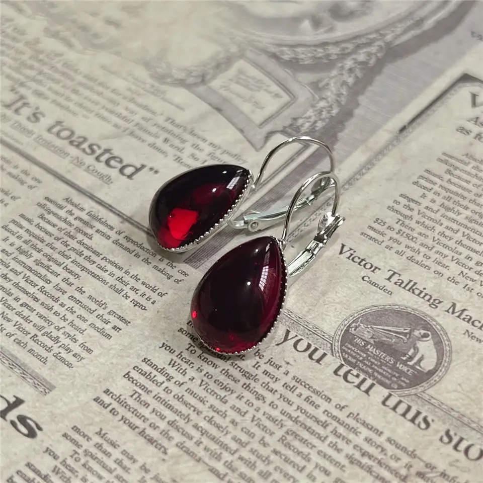 Gothic Vampire Blood Red Earri - Women'S Vampire Accessories のレビューと価格