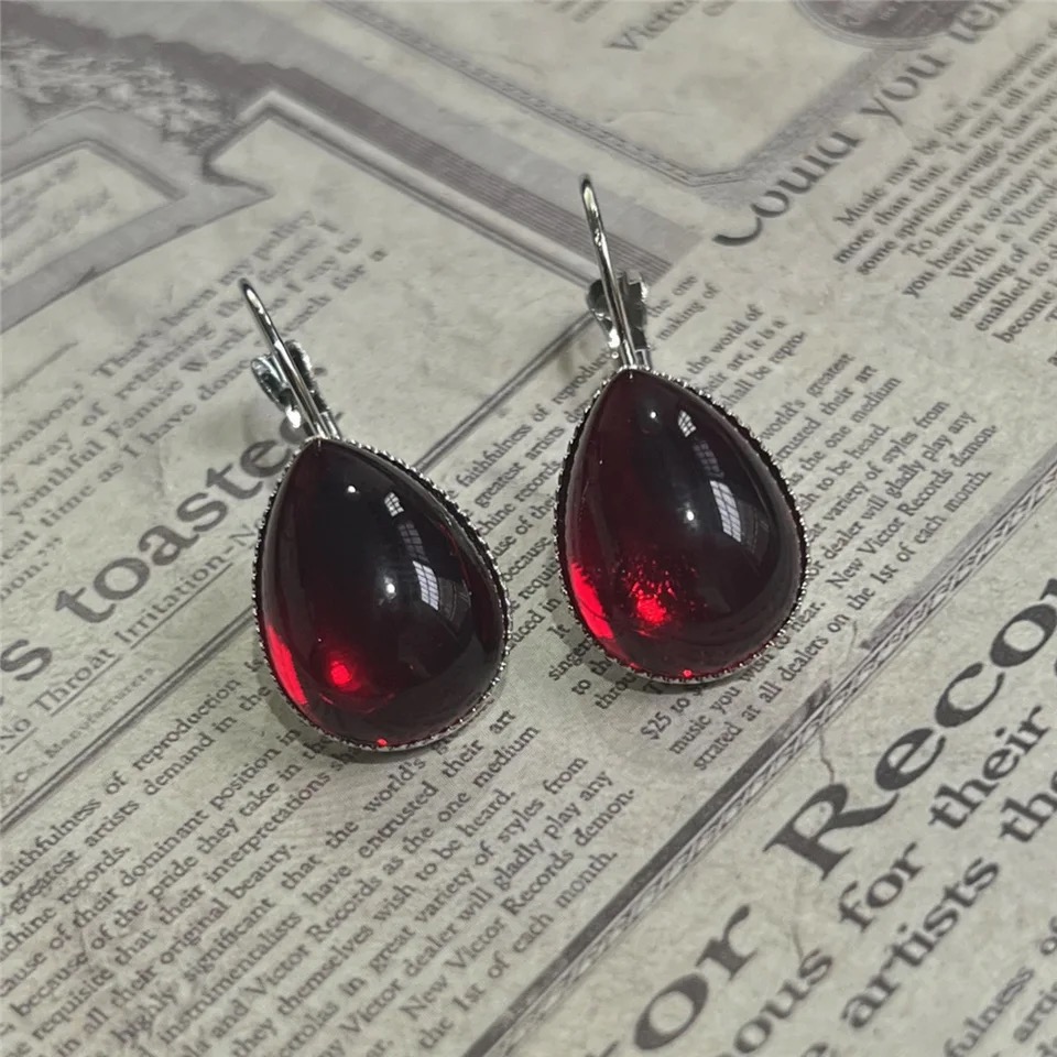 Gothic Vampire Blood Red Earri - Women'S Vampire Accessories のレビューと価格