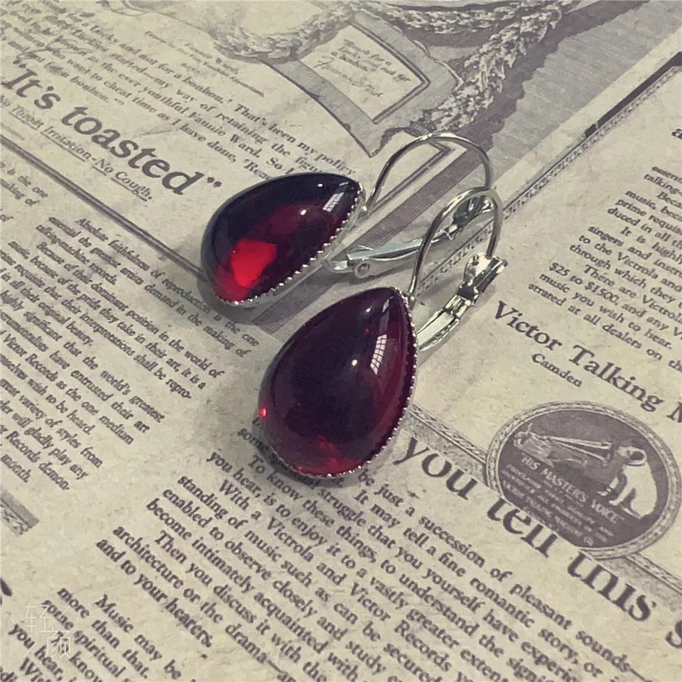 Gothic Vampire Blood Red Earri - Women'S Vampire Accessories のレビューと価格