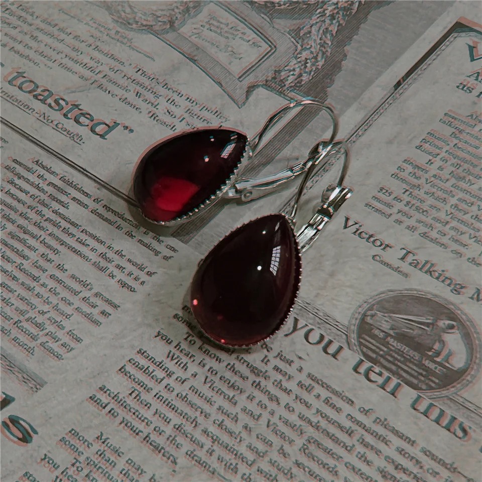 Gothic Vampire Blood Red Earri - Women'S Vampire Accessories のレビューと価格