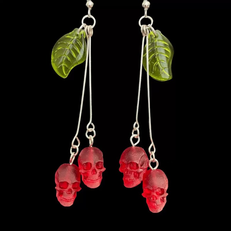 Gothic Skull Cherry Earrings f - Women'S Vampire Accessories のレビューと価格