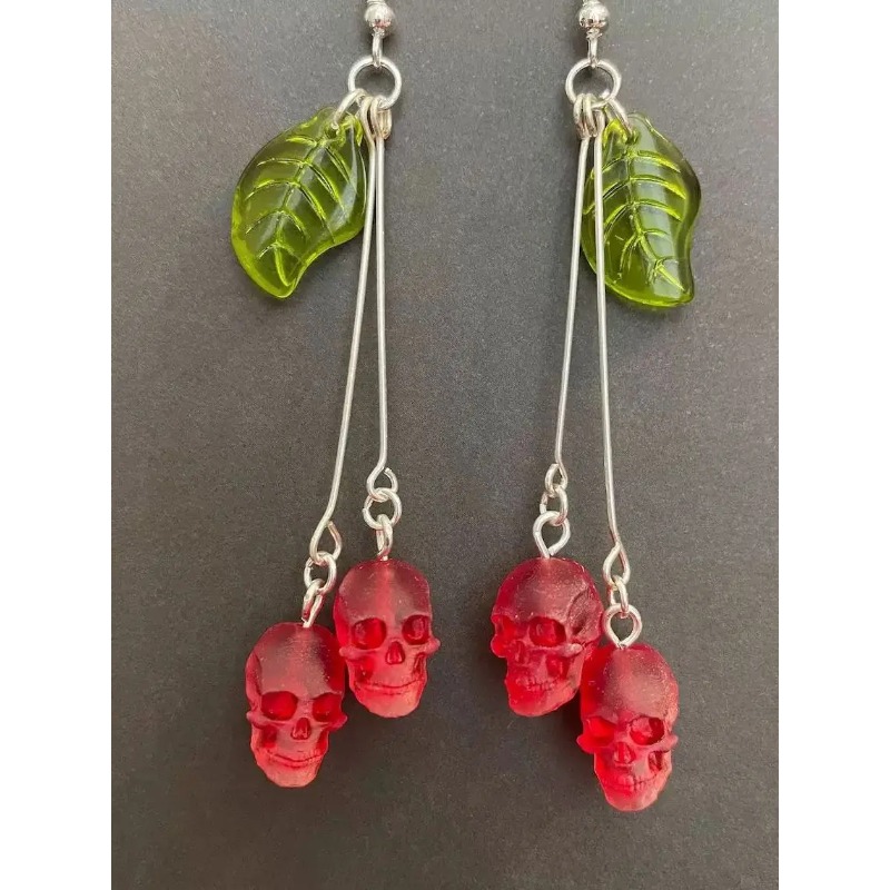 Gothic Skull Cherry Earrings f - Women'S Vampire Accessories のレビューと価格