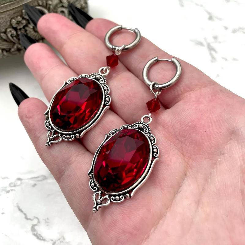 Vampire Cameo Earrings, Gothic - Women'S Vampire Accessories のレビューと価格