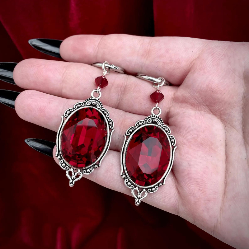 Vampire Cameo Earrings, Gothic - Women'S Vampire Accessories のレビューと価格