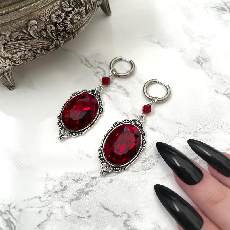 Vampire Cameo Earrings, Gothic - Women'S Vampire Accessories のレビューと価格