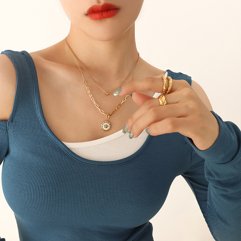Versatile White Shell Little B - Layered Necklace Set のレビューと価格