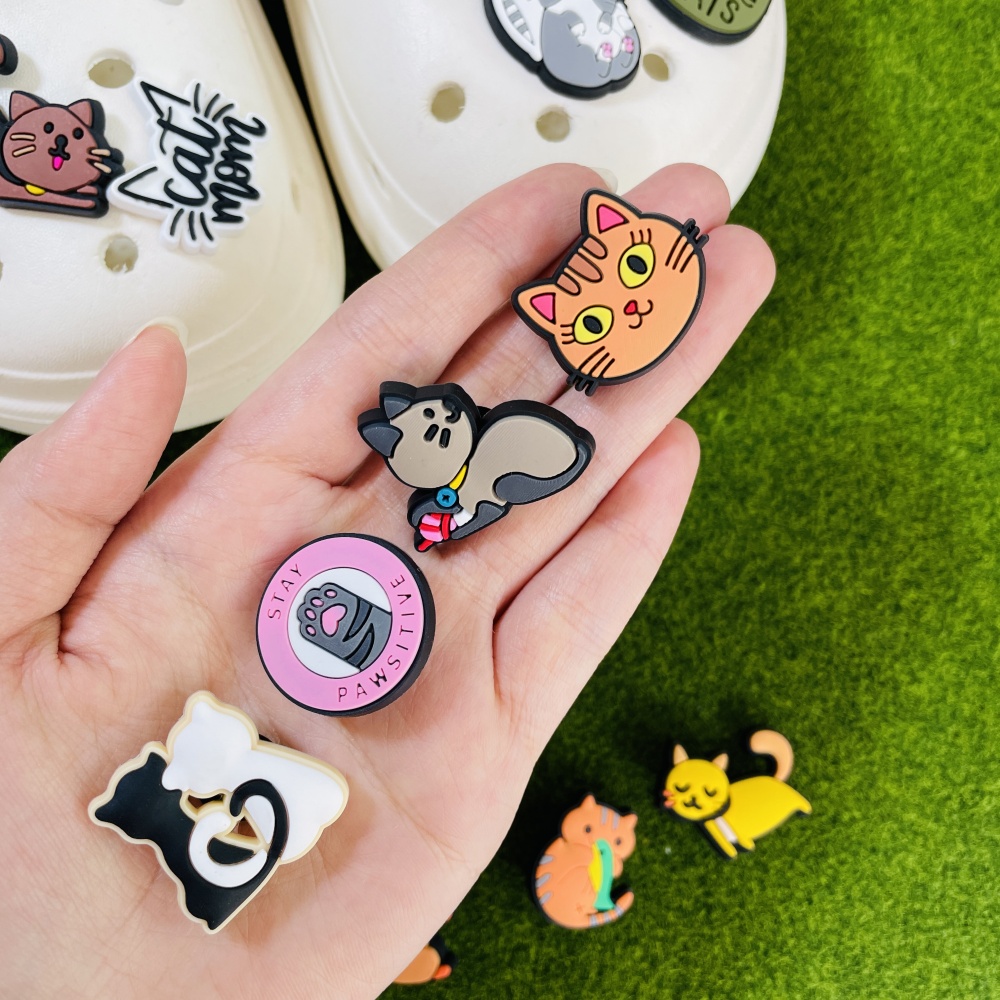 Dog And Cat Shoe Charms For Cr - Women'S Accessories Crocs のレビューと価格