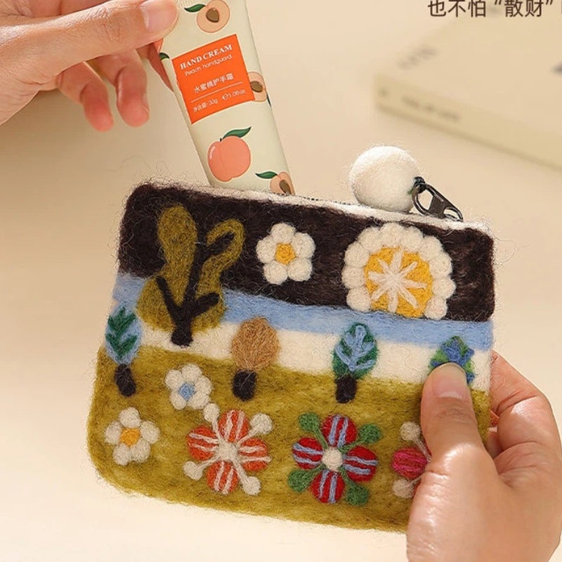 Handmade Nepal Wool Felt Coin  - Women Accessories Nepal のレビューと価格