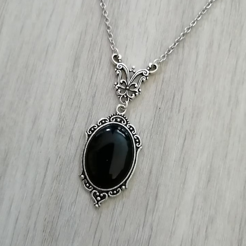 Gothic Black Crystal Charm Nec - Women'S Vampire Accessories のレビューと価格