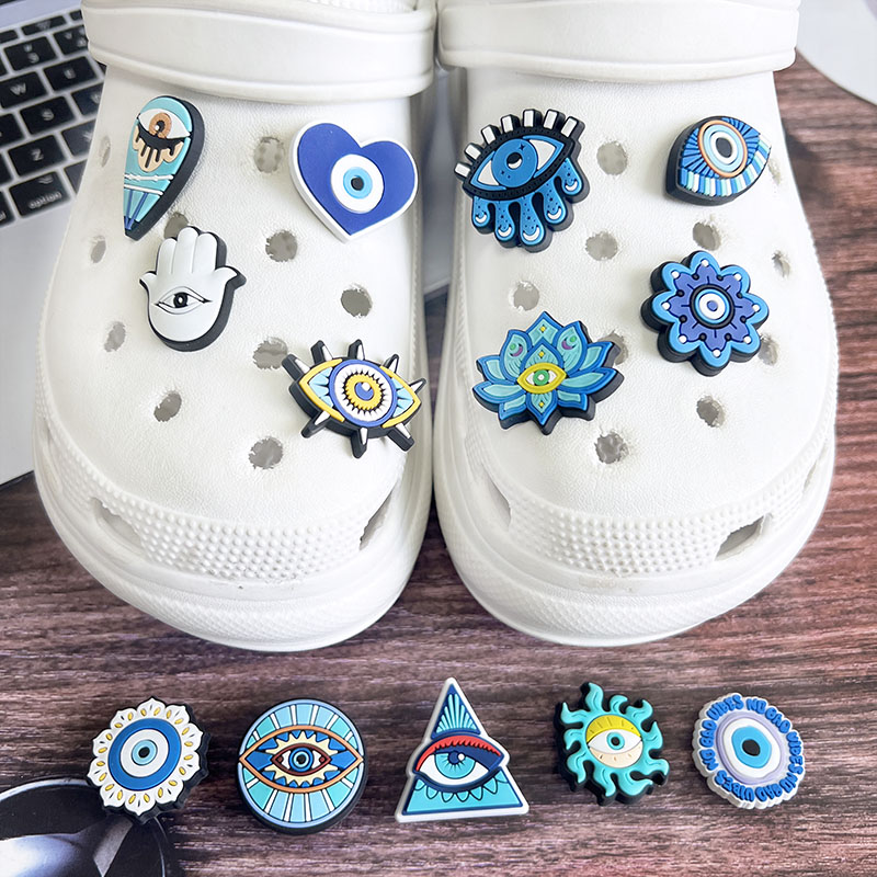 New Arrival Evil Eyes Shoe Cha - Women'S Accessories Crocs のレビューと価格