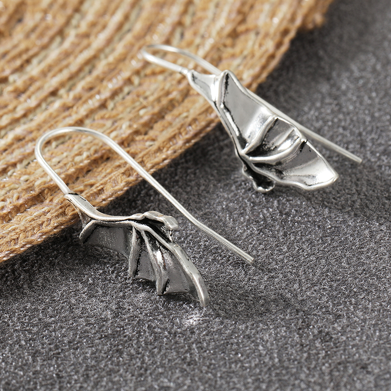 Classic Gothic Vampire Bat Win - Women'S Vampire Accessories のレビューと価格
