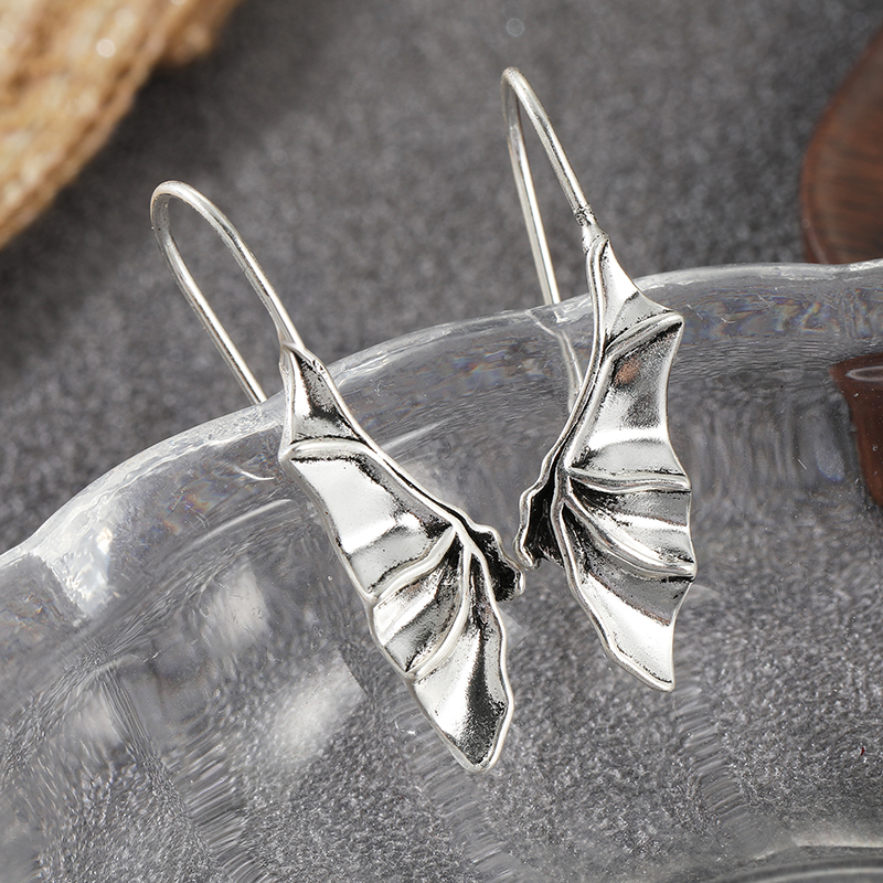 Classic Gothic Vampire Bat Win - Women'S Vampire Accessories のレビューと価格