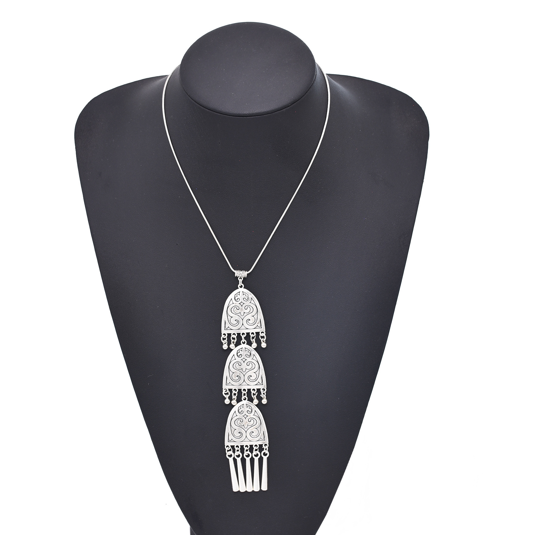 Vintage Silvery Ethnic Element - Women Accessories Nepal のレビューと価格